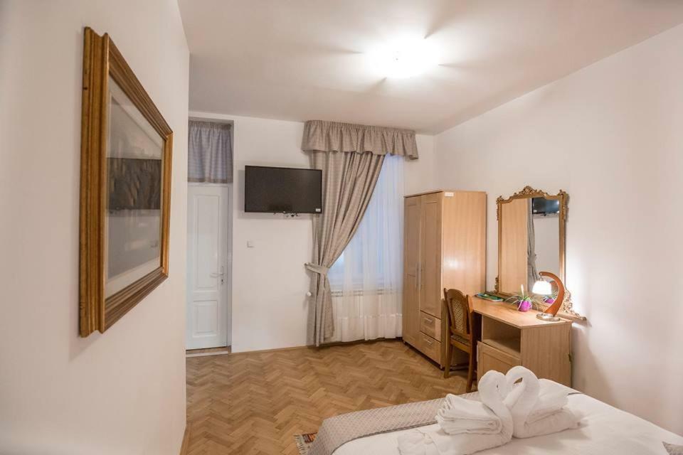 Pensiunea San Gennaro М'єркуря-Чук Екстер'єр фото